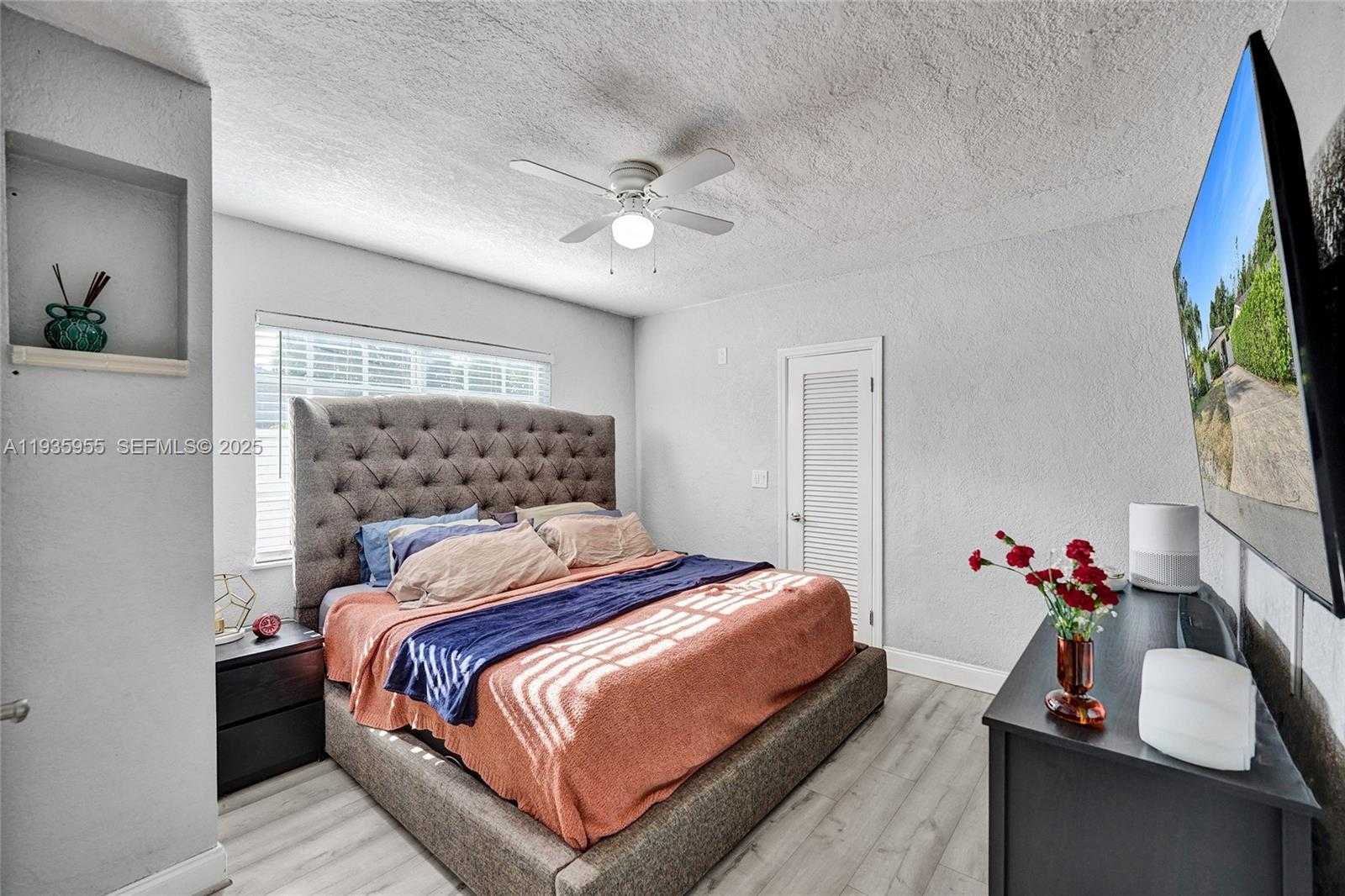 Small Image of 2826 DEWEY ST, Hollywood Number 6