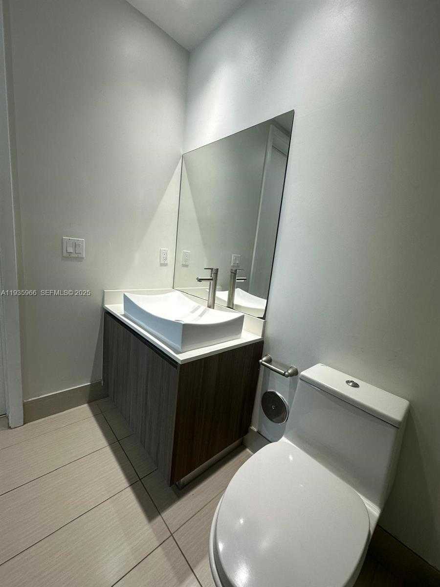 Small Image of 201 SOUTH WEST 17TH RD #803, Miami Number 9