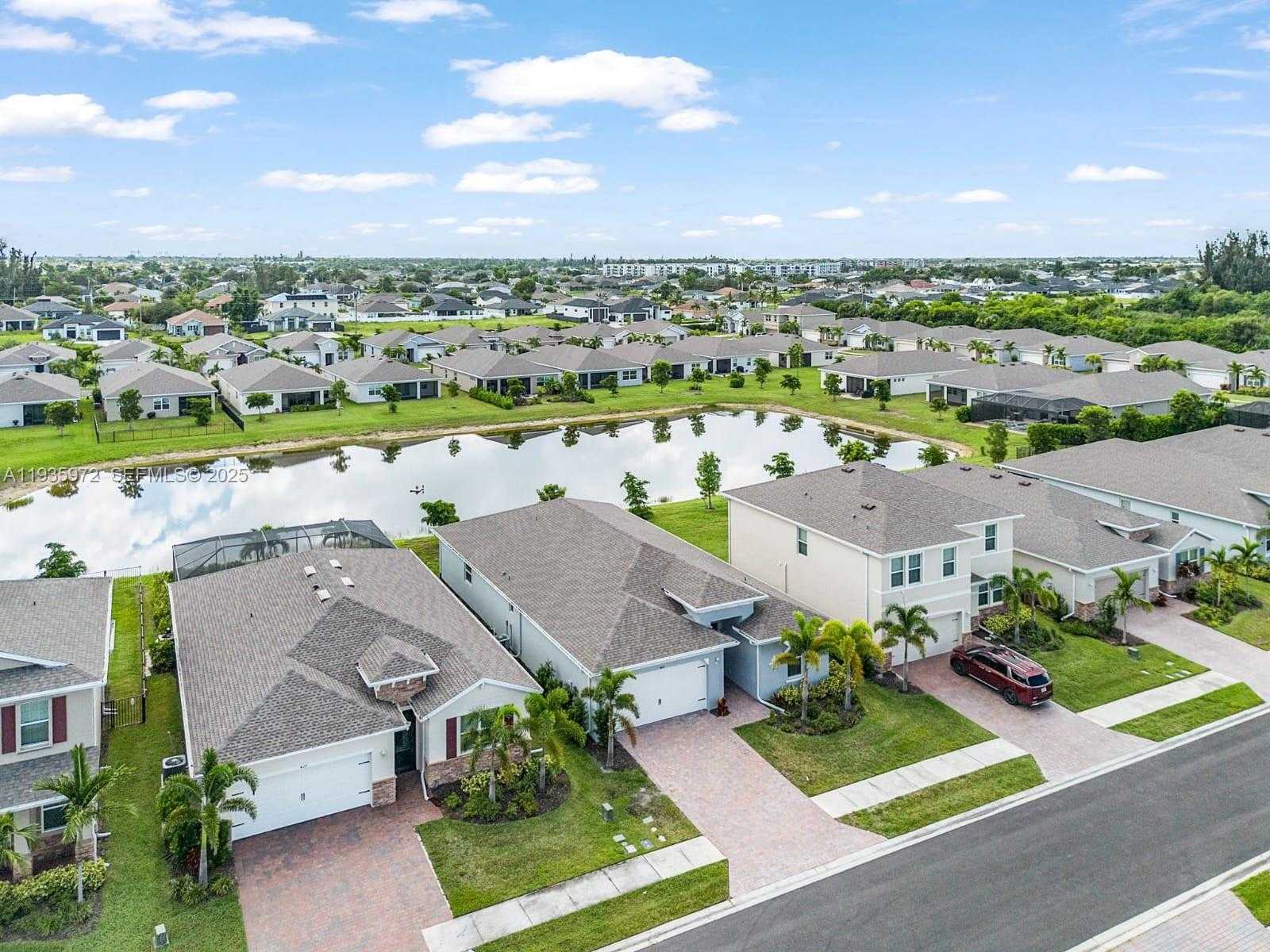 Small Image of 425 CORAL REEF PL, Cape Coral Number 23