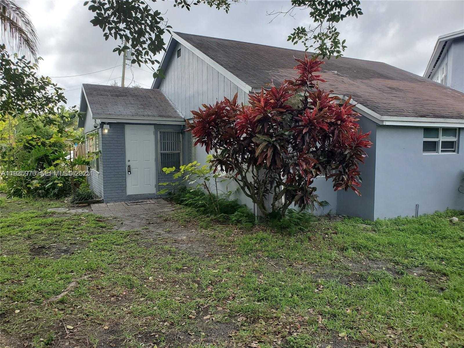 Small Image of Hollywood Number 5