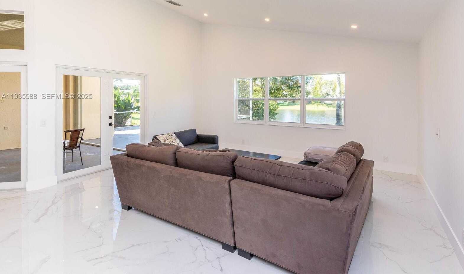 Small Image of 381 CAMERON DR, Weston Number 13