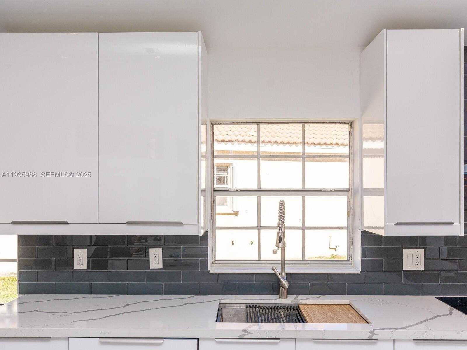 Small Image of 381 CAMERON DR, Weston Number 19