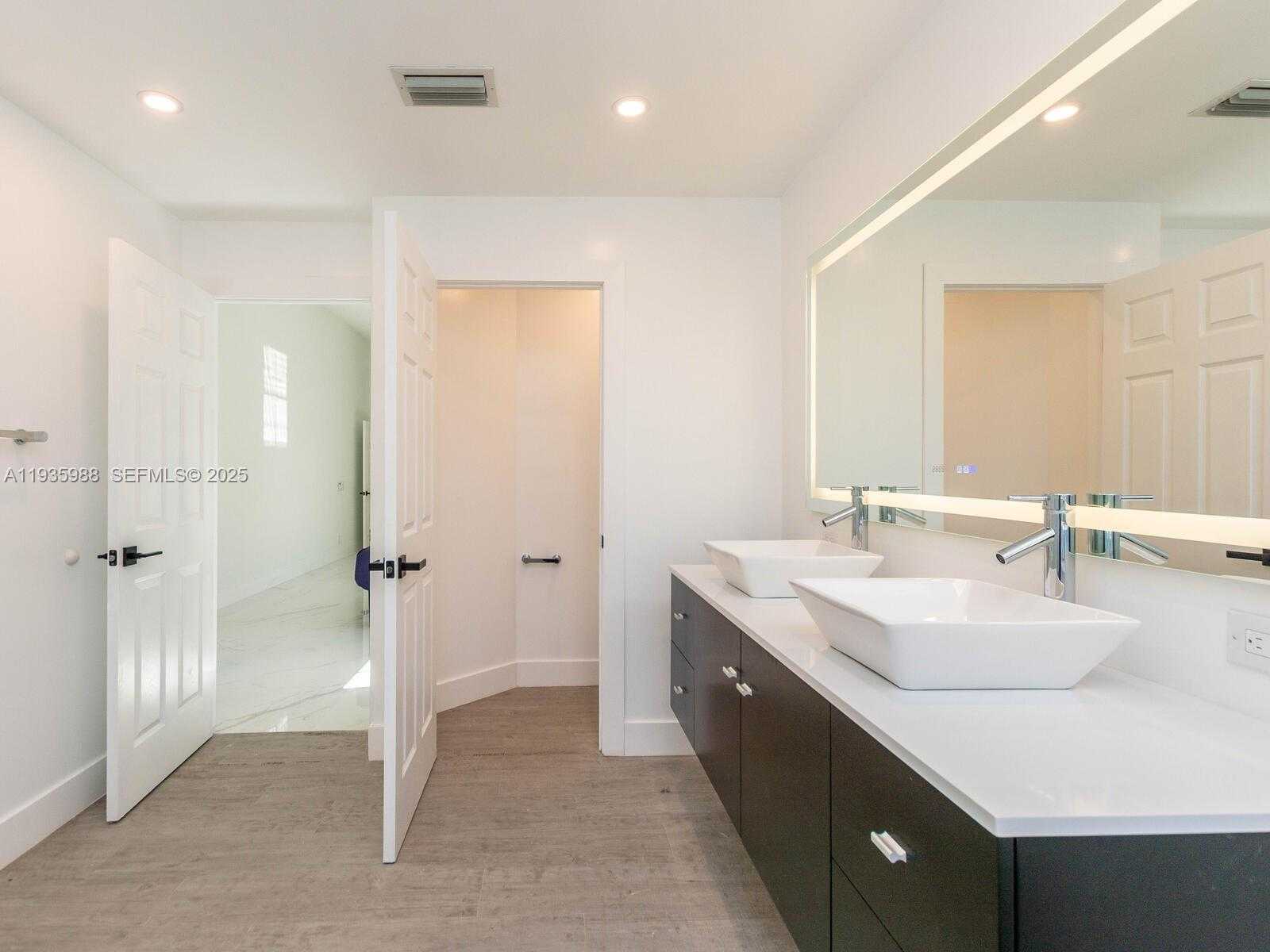 Small Image of 381 CAMERON DR, Weston Number 33