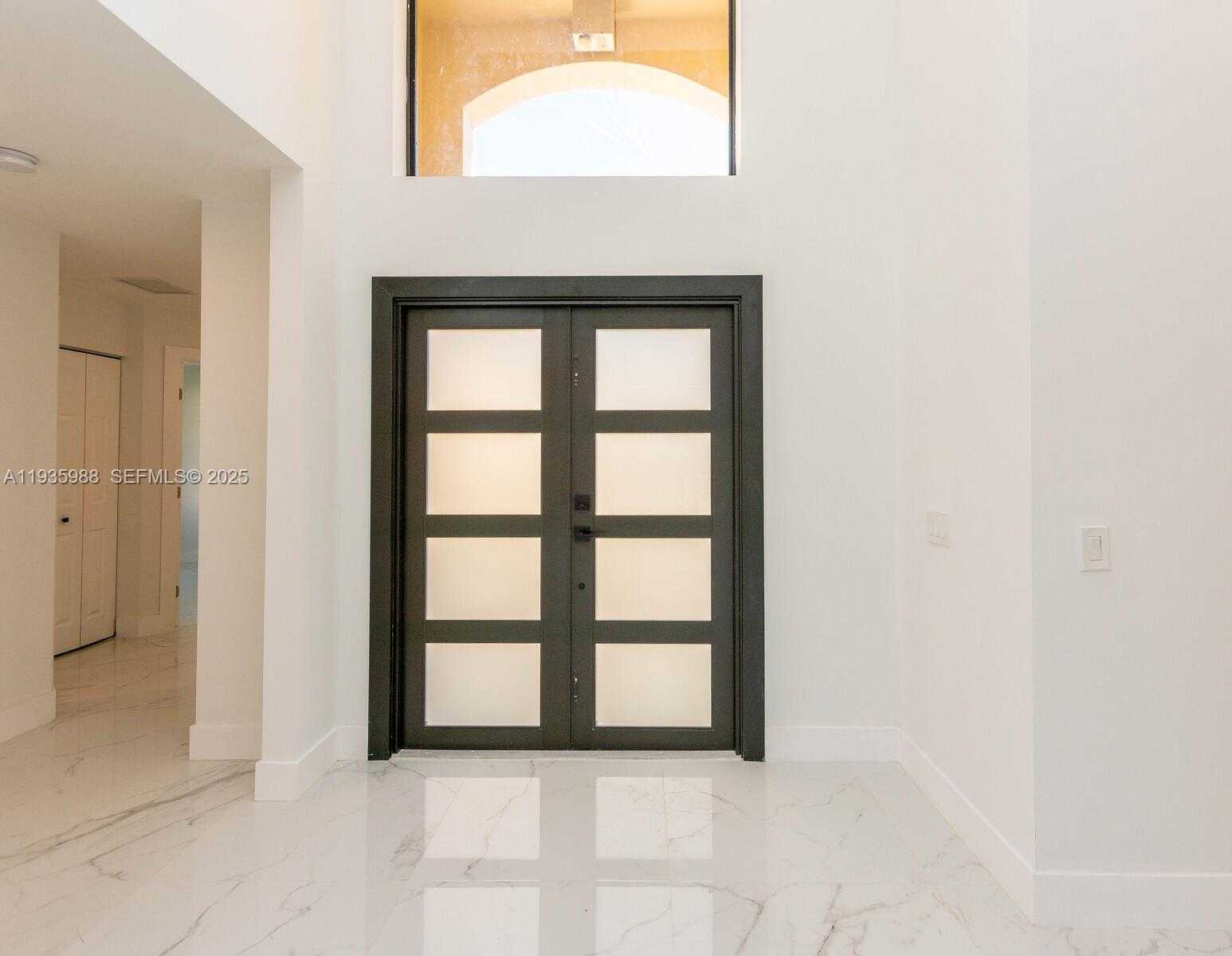 Small Image of 381 CAMERON DR, Weston Number 4