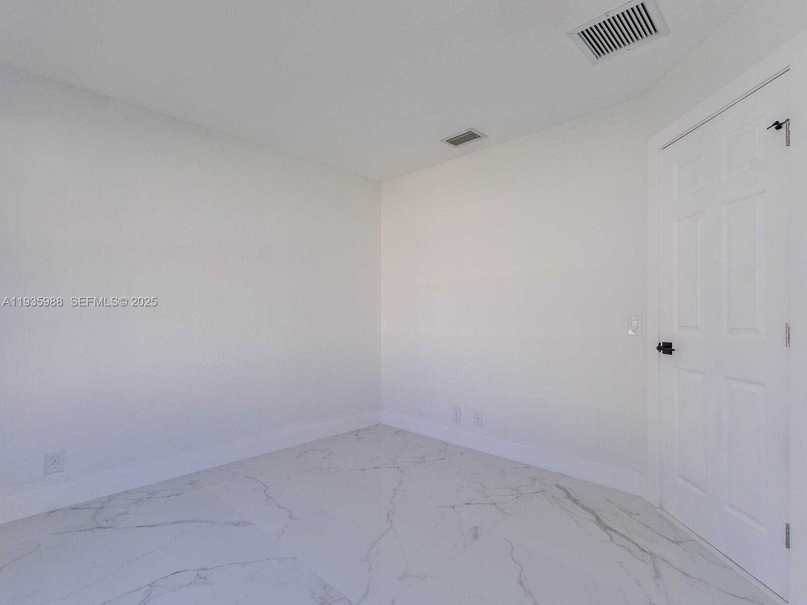 Small Image of 381 CAMERON DR, Weston Number 44