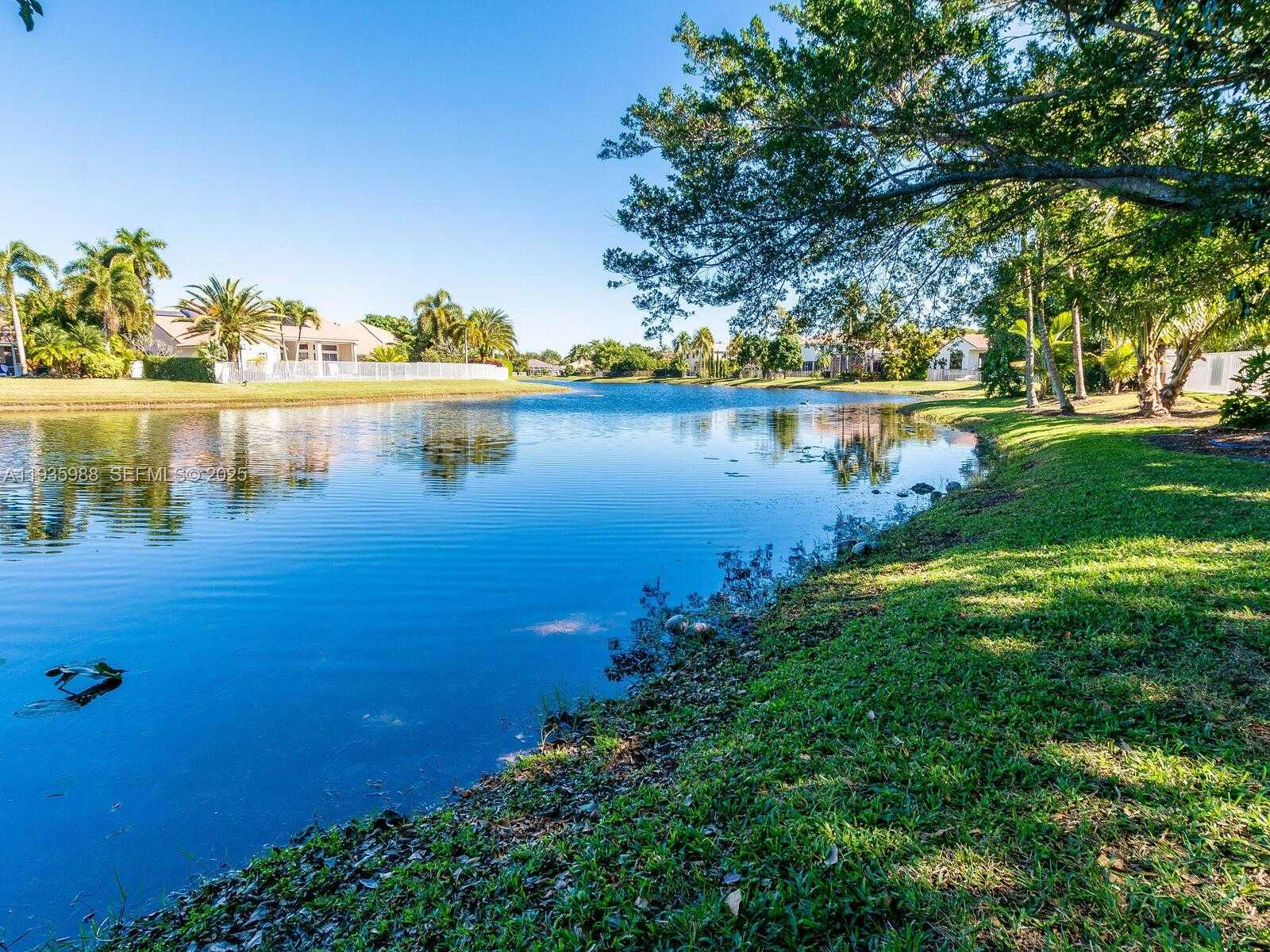 Small Image of 381 CAMERON DR, Weston Number 49