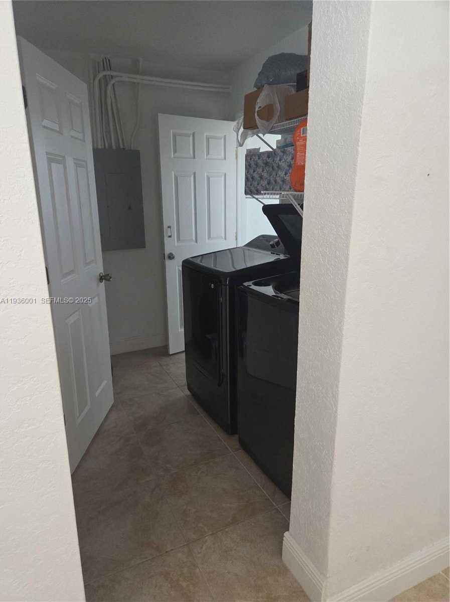 Small Image of 5031 NORTH WEST 173RD ST, Miami Gardens Number 12