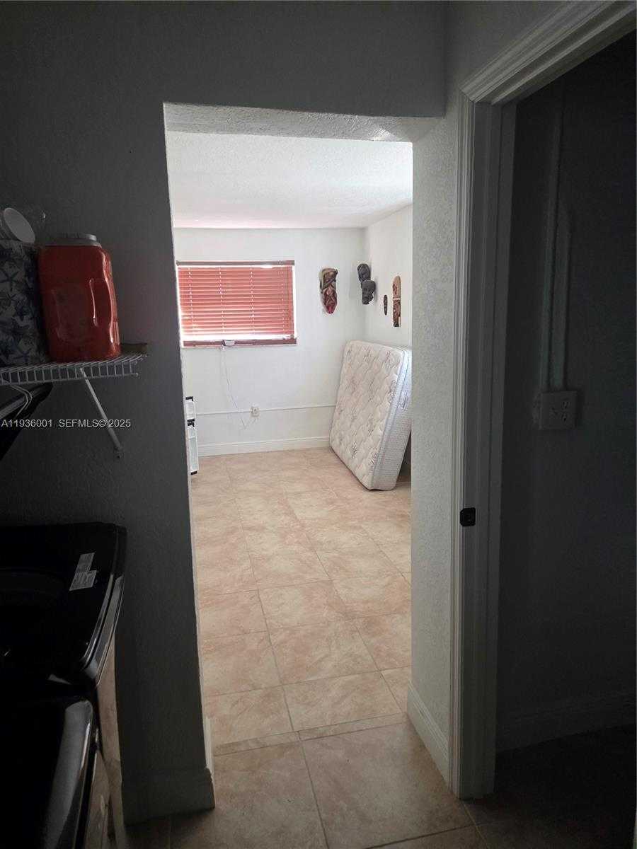 Small Image of 5031 NORTH WEST 173RD ST, Miami Gardens Number 9