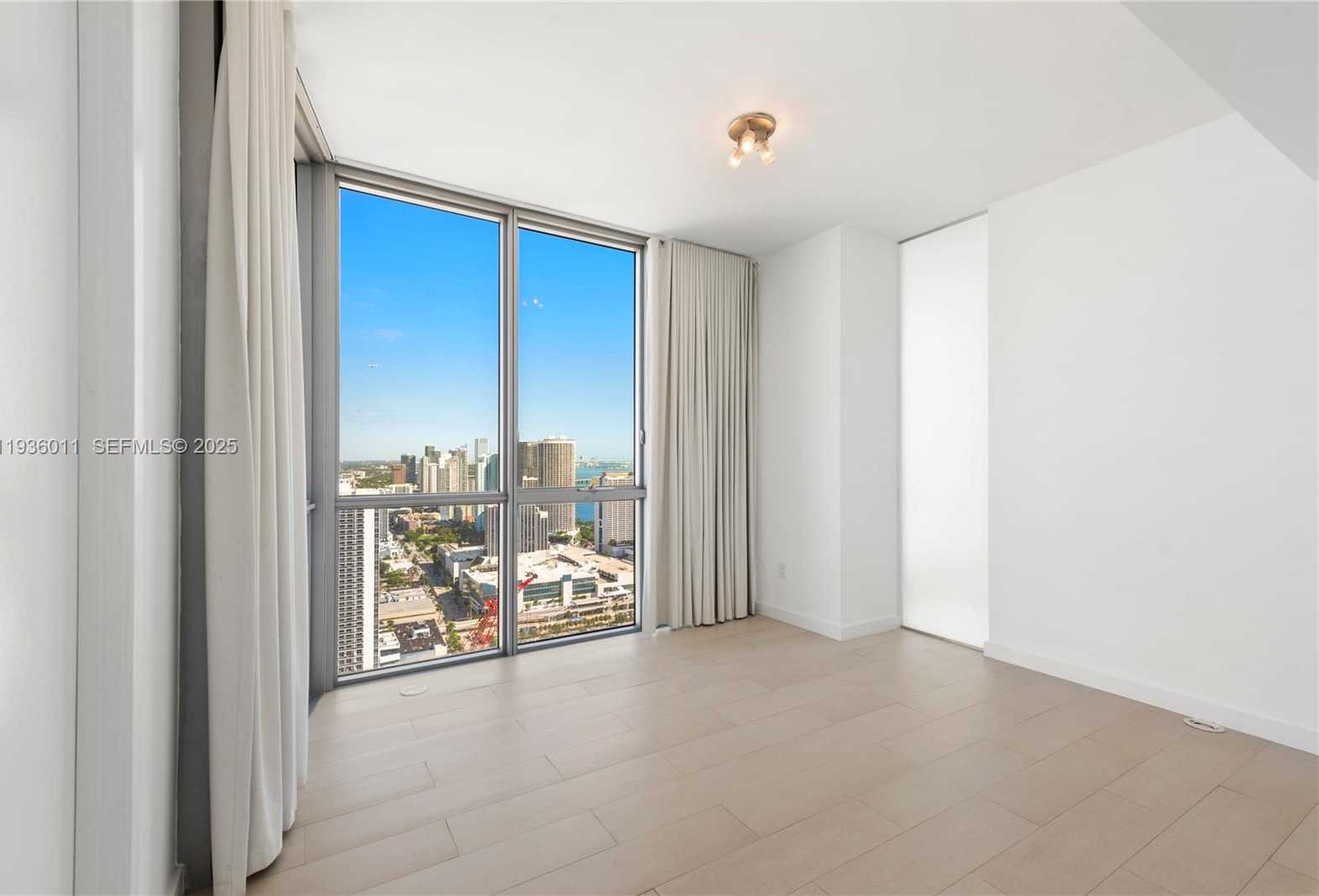 Small Image of 1100 BISCAYNE BLVD #4307, Miami Number 19