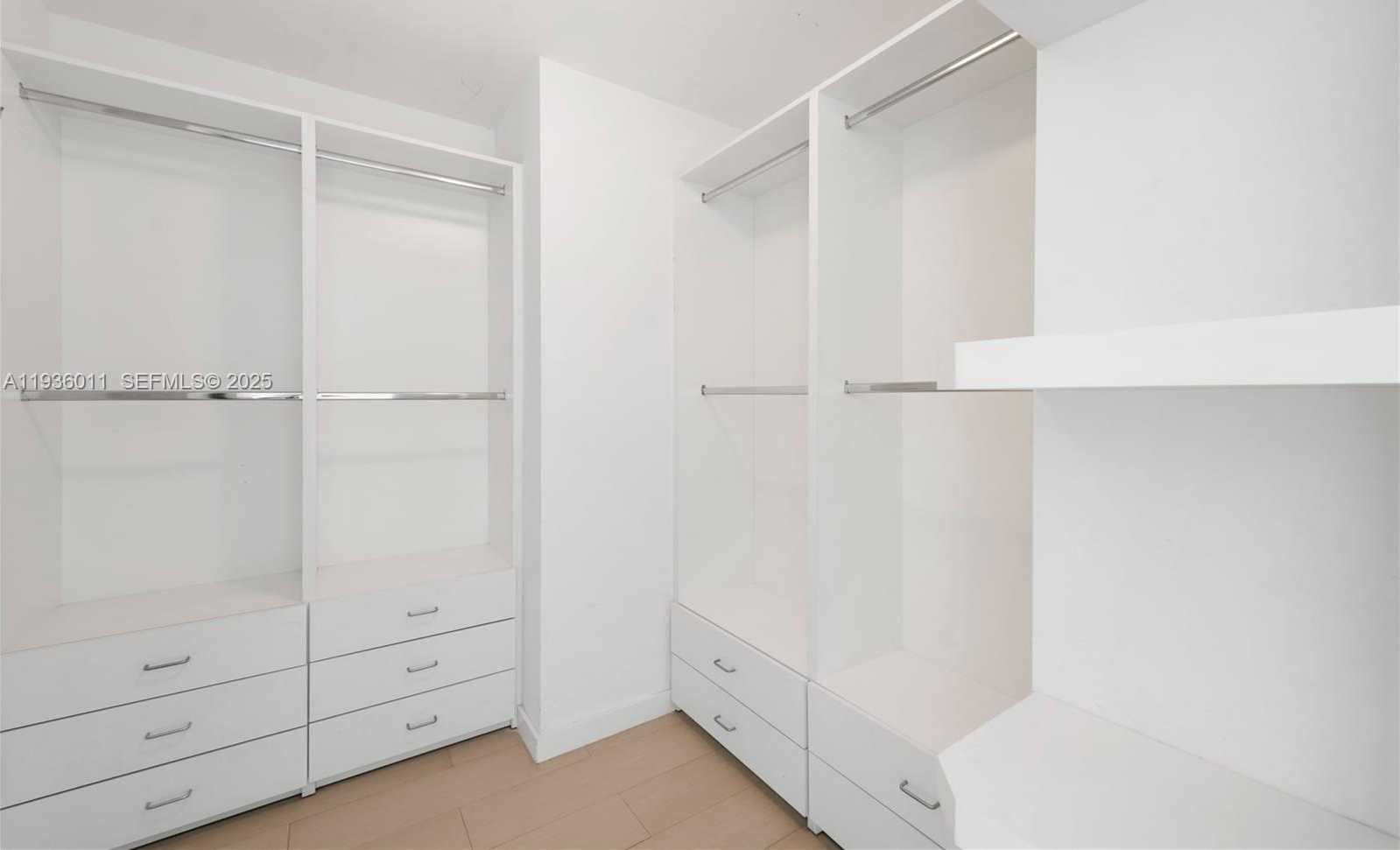 Small Image of 1100 BISCAYNE BLVD #4307, Miami Number 24