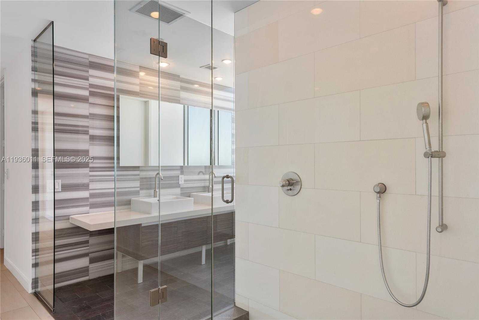 Small Image of 1100 BISCAYNE BLVD #4307, Miami Number 27