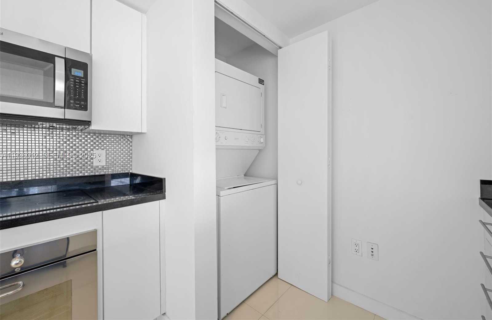 Small Image of 92 SOUTH WEST 3RD ST #3902, Miami Number 3