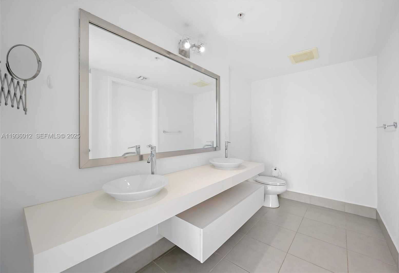 Small Image of 92 SOUTH WEST 3RD ST #3902, Miami Number 8