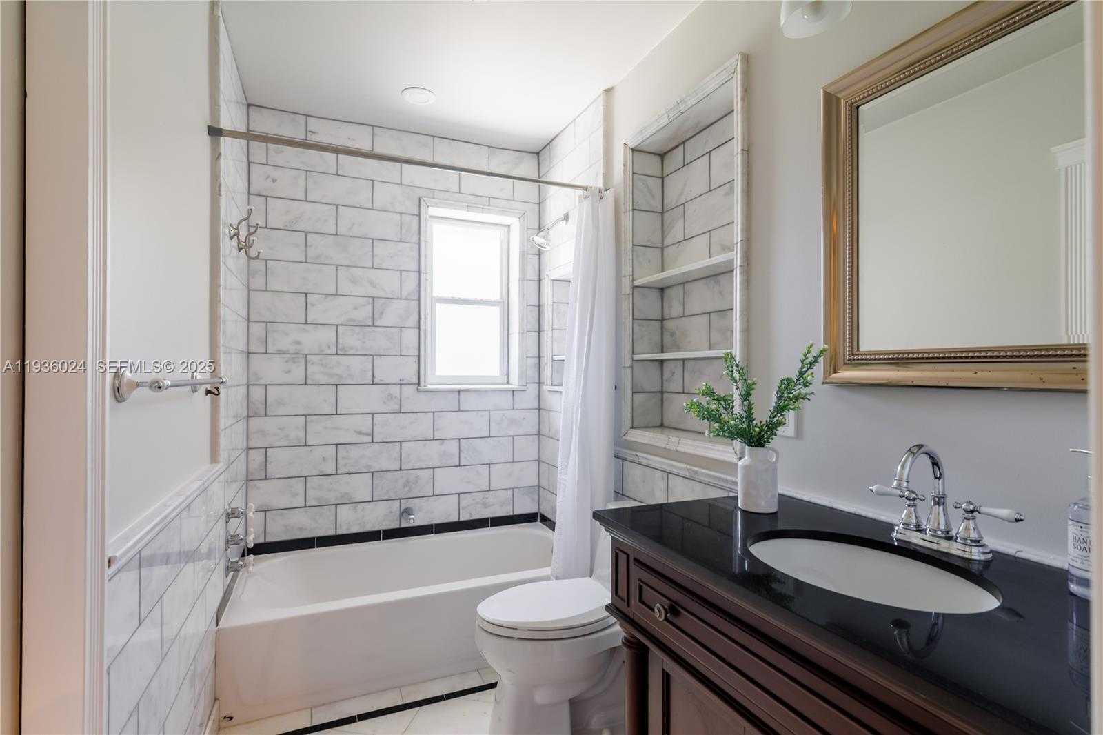 Small Image of 250 NORTH EAST 48TH ST, Miami Number 14