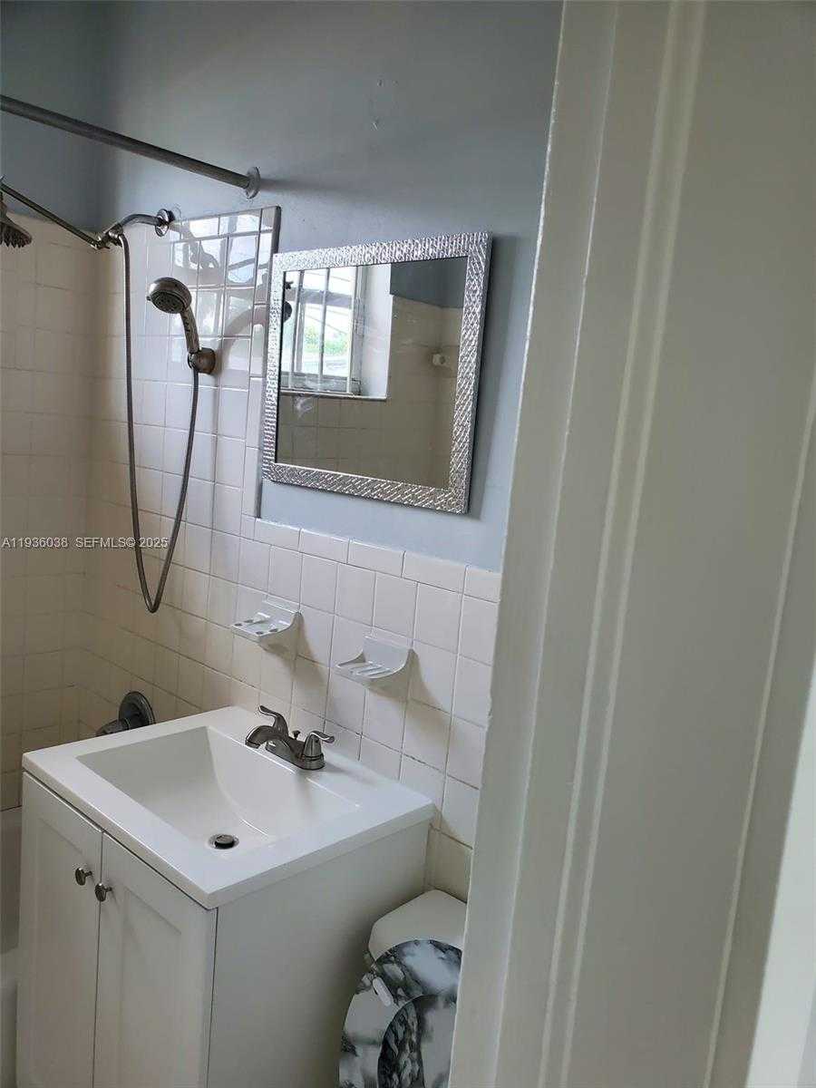 Small Image of 3450 NORTH WEST 176TH ST, Miami Gardens Number 13