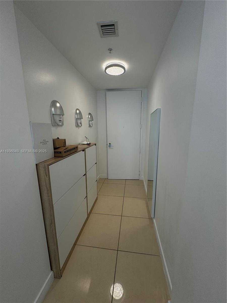 Small Image of 1111 SOUTH WEST 1 #2616, Miami Number 6