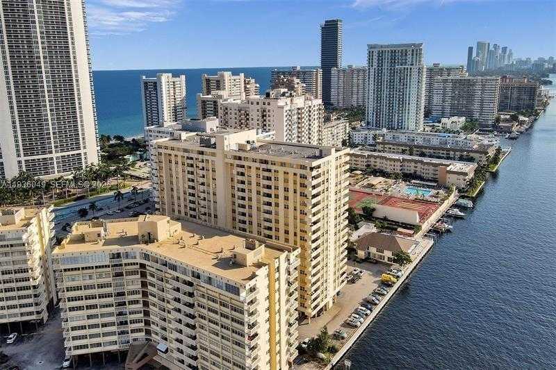 Small Image of 1833 SOUTH OCEAN DR #1709, Hallandale Beach Number 3