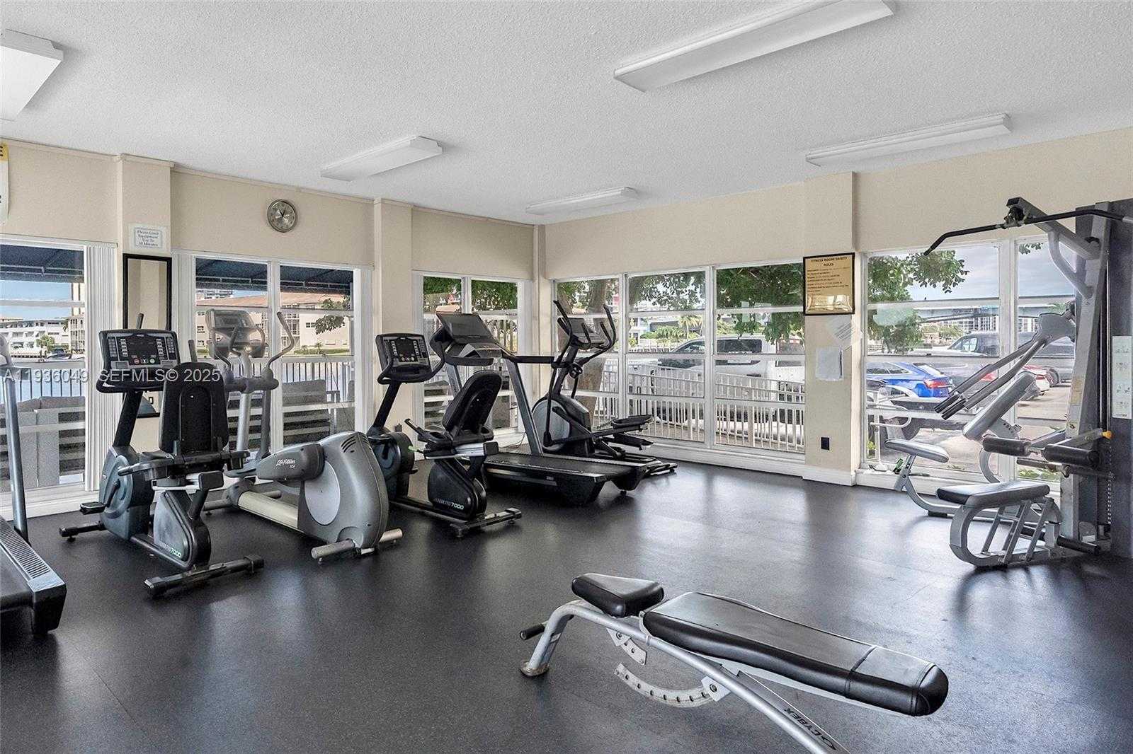 Small Image of 1833 SOUTH OCEAN DR #1709, Hallandale Beach Number 30