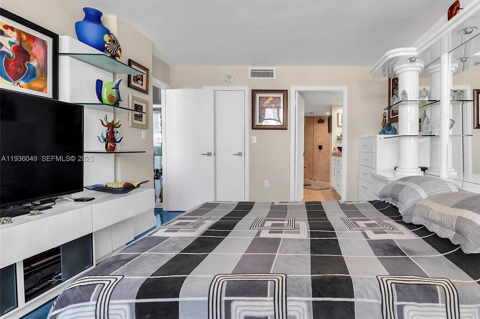 Small Image of 1833 SOUTH OCEAN DR #1709, Hallandale Beach Number 32