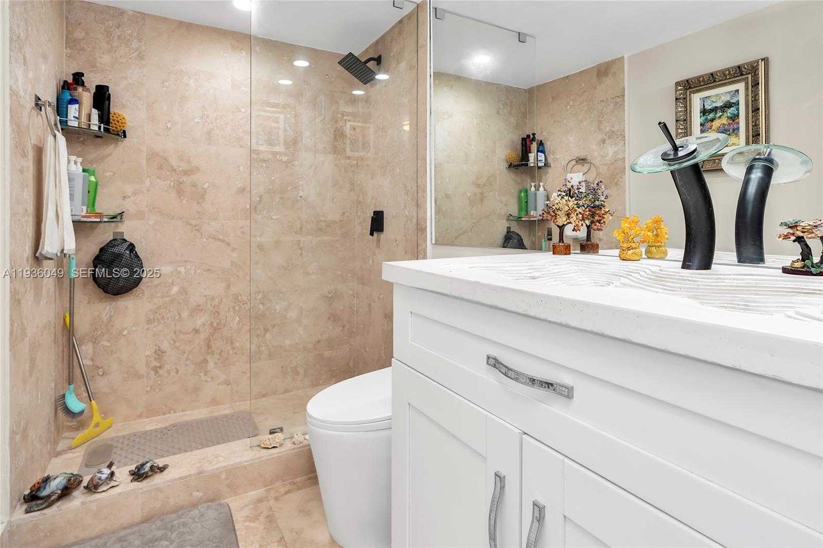 Small Image of 1833 SOUTH OCEAN DR #1709, Hallandale Beach Number 35