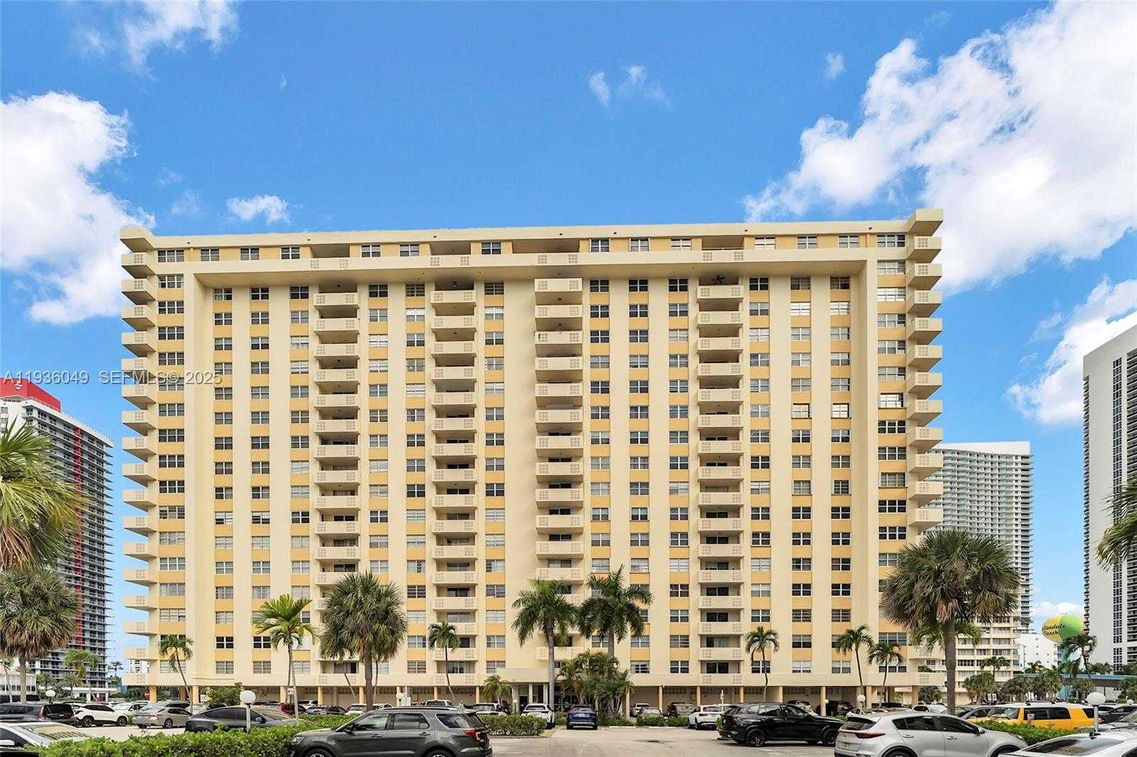 Small Image of 1833 SOUTH OCEAN DR #1709, Hallandale Beach Number 37