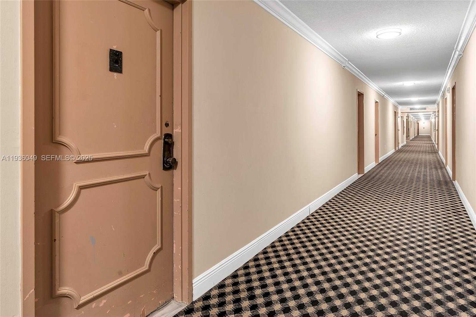 Small Image of 1833 SOUTH OCEAN DR #1709, Hallandale Beach Number 6