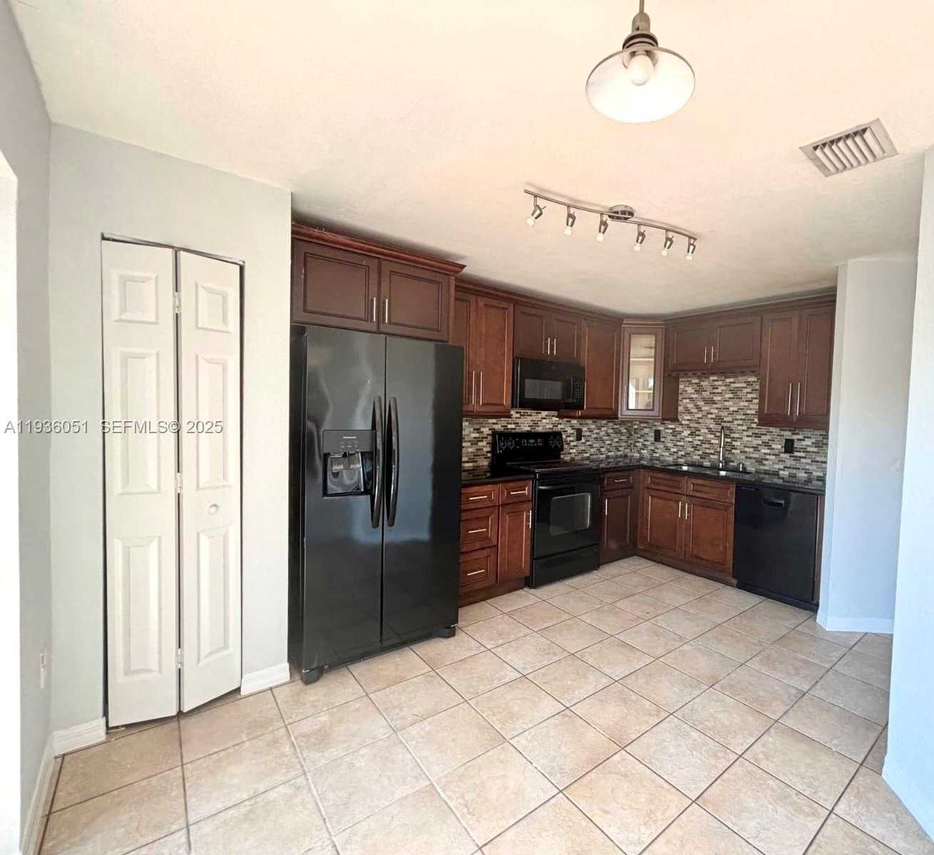 Small Image of 16276 SOUTH WEST 75TH ST, Miami Number 7