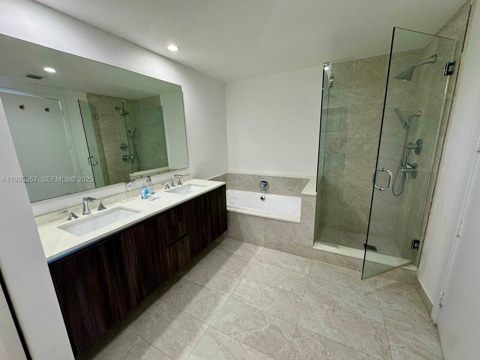 Small Image of 488 NORTH EAST 18 #806, Miami Number 12