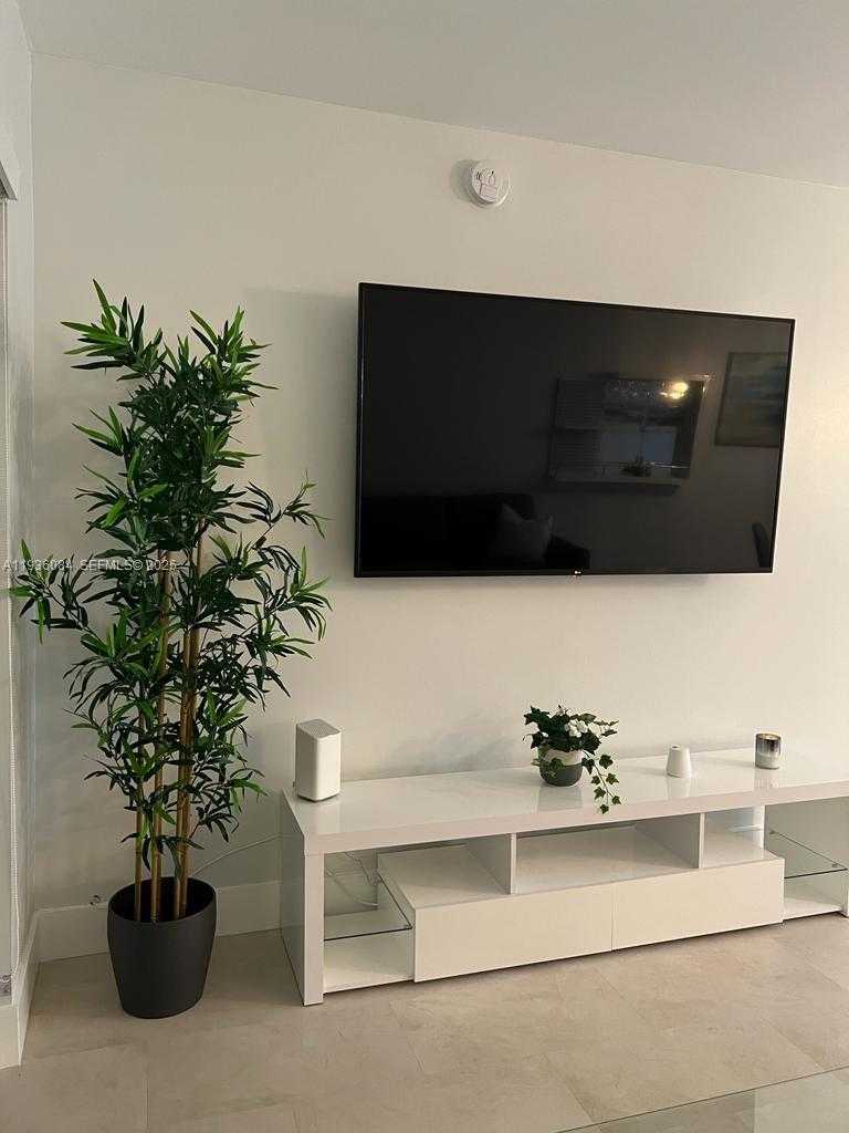 Small Image of 1541 SOUTH OCEAN BLVD #225, Lauderdale By The Sea Number 3