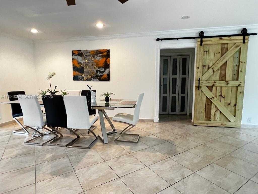 Small Image of 3324 LAKEVIEW BLVD, Delray Beach Number 10