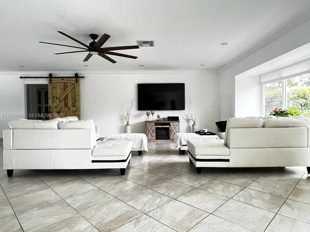 Small Image of 3324 LAKEVIEW BLVD, Delray Beach Number 11