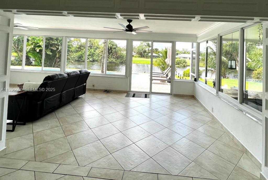 Small Image of 3324 LAKEVIEW BLVD, Delray Beach Number 12