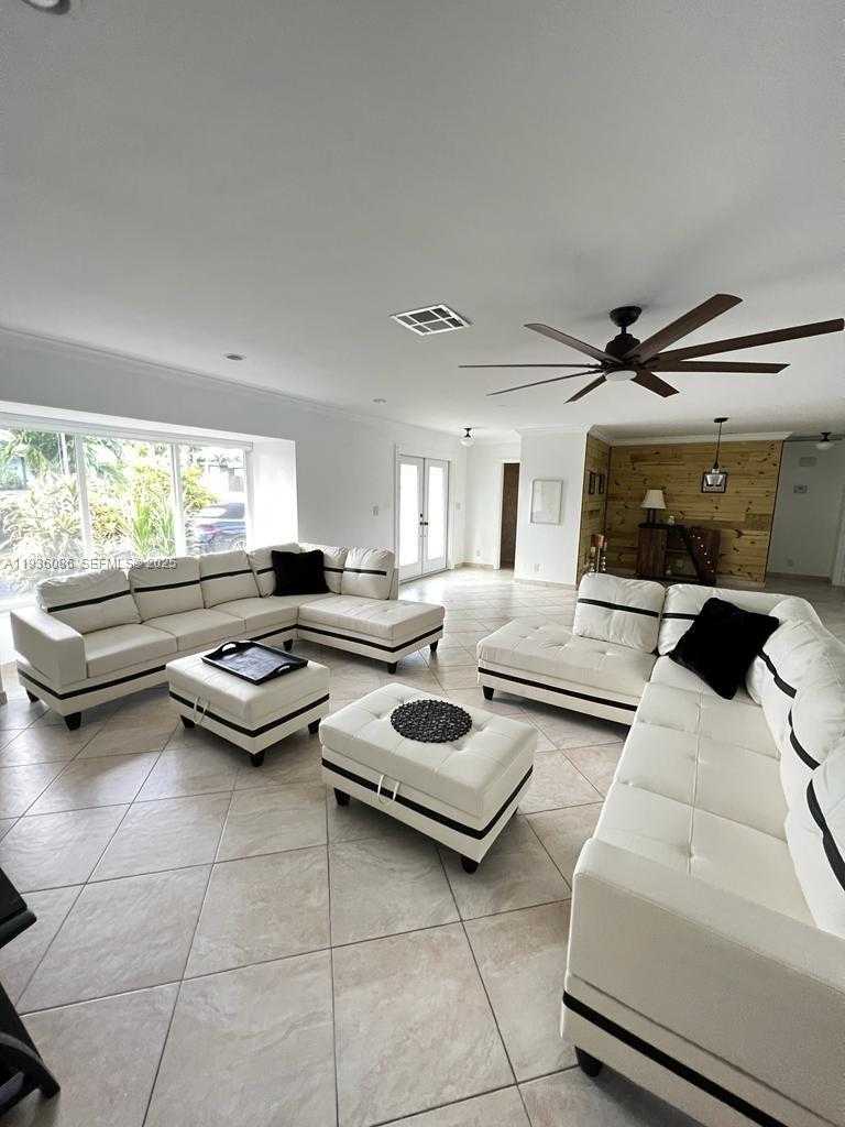 Small Image of 3324 LAKEVIEW BLVD, Delray Beach Number 14