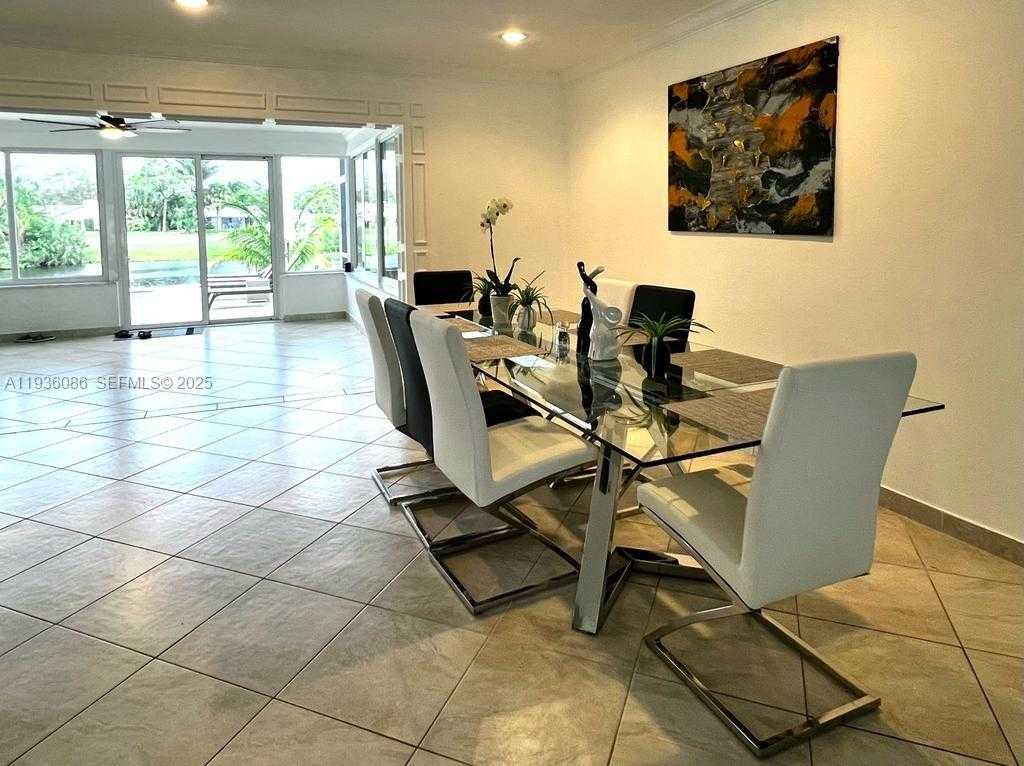 Small Image of 3324 LAKEVIEW BLVD, Delray Beach Number 15