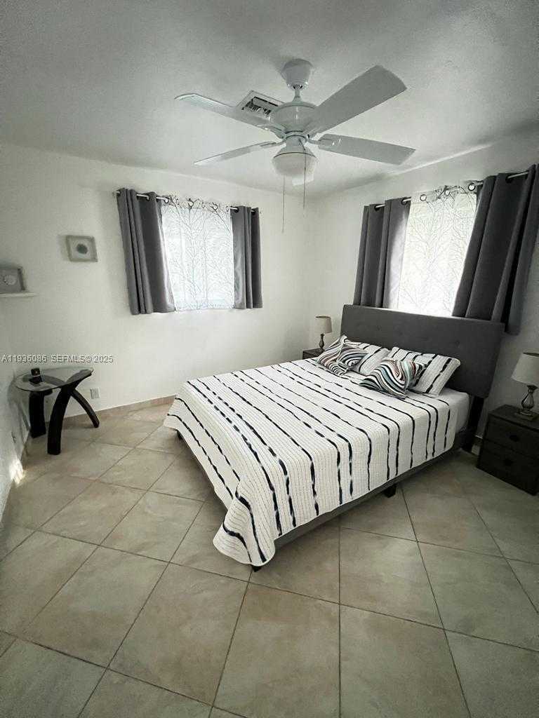 Small Image of 3324 LAKEVIEW BLVD, Delray Beach Number 17