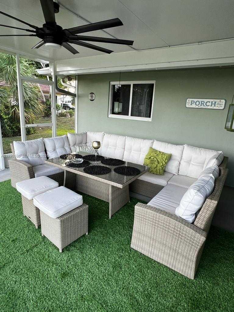 Small Image of 3324 LAKEVIEW BLVD, Delray Beach Number 21