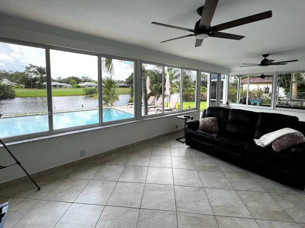 Small Image of 3324 LAKEVIEW BLVD, Delray Beach Number 28