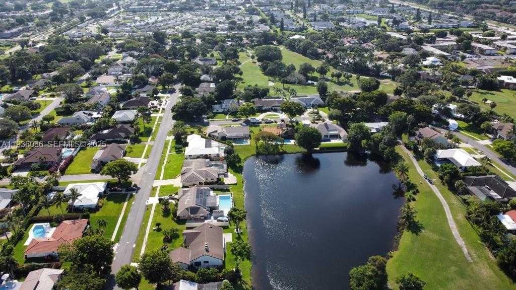 Small Image of 3324 LAKEVIEW BLVD, Delray Beach Number 5