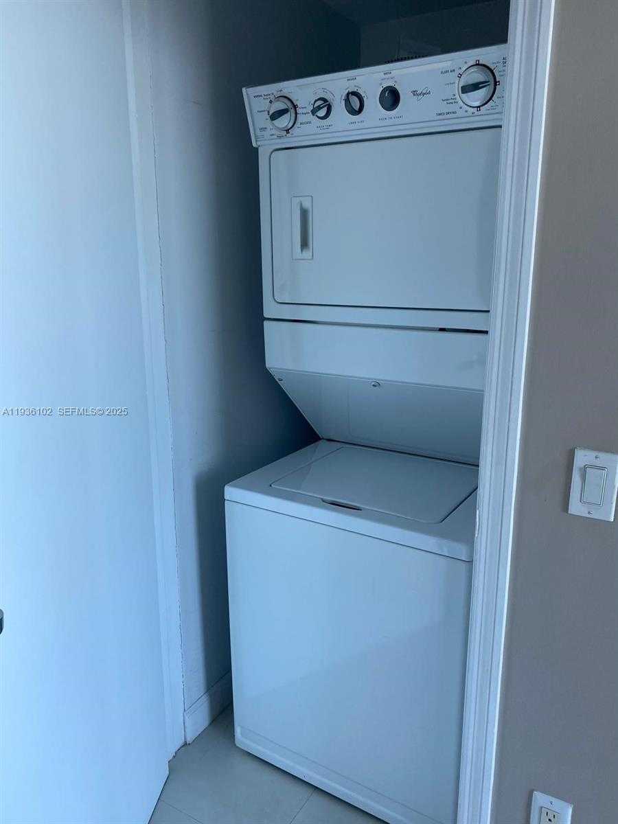 Small Image of 60 SOUTH WEST 13TH ST #1603, Miami Number 2