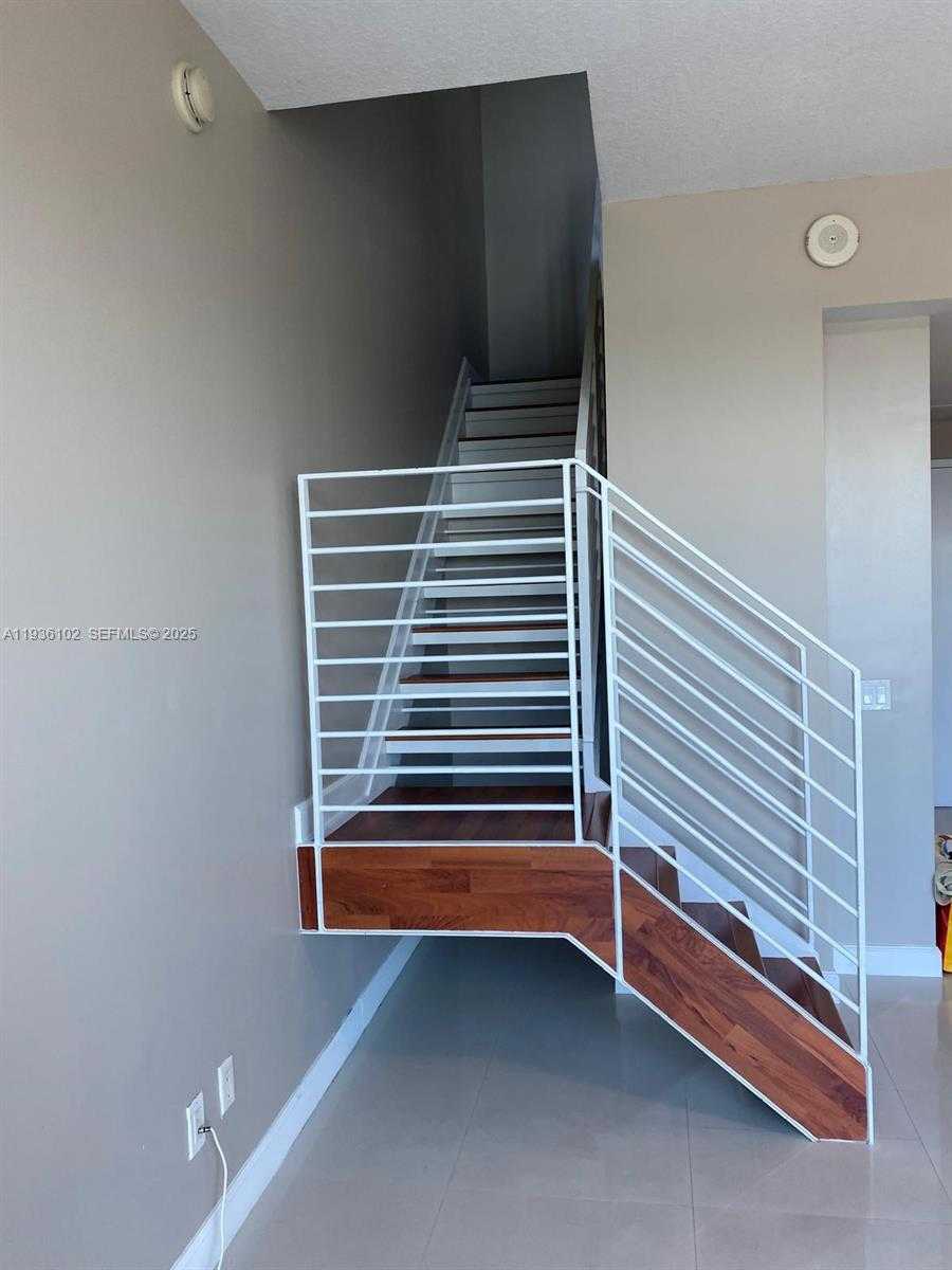 Small Image of 60 SOUTH WEST 13TH ST #1603, Miami Number 5