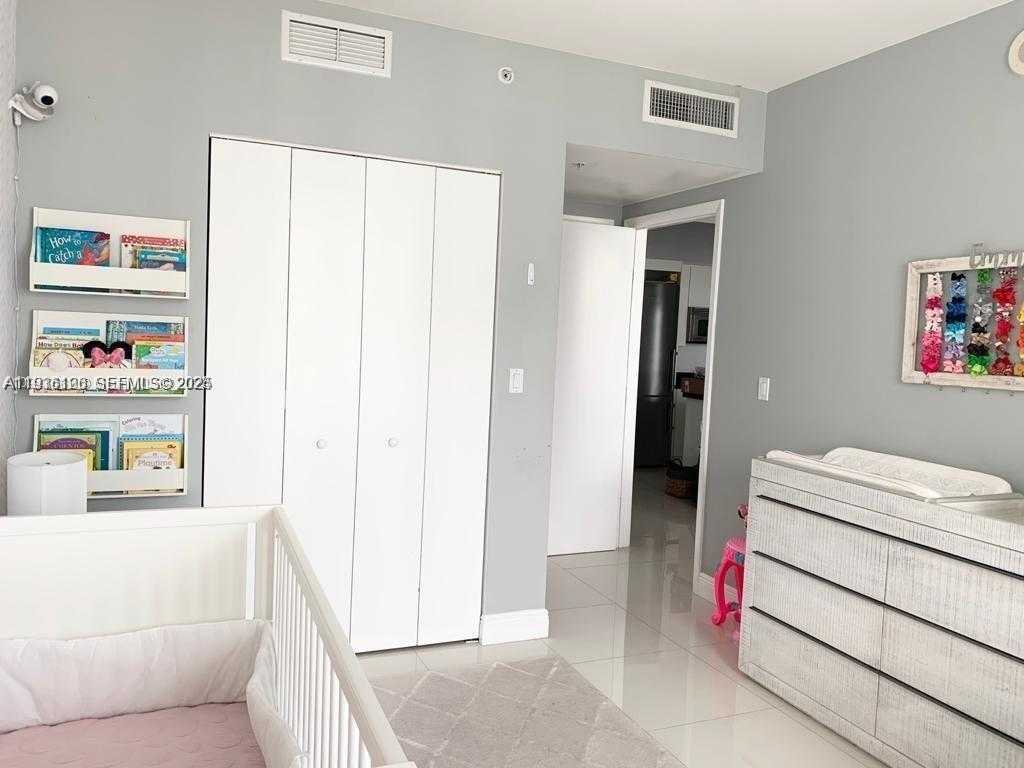 Small Image of 92 SOUTH WEST 3RD ST #2312, Miami Number 7