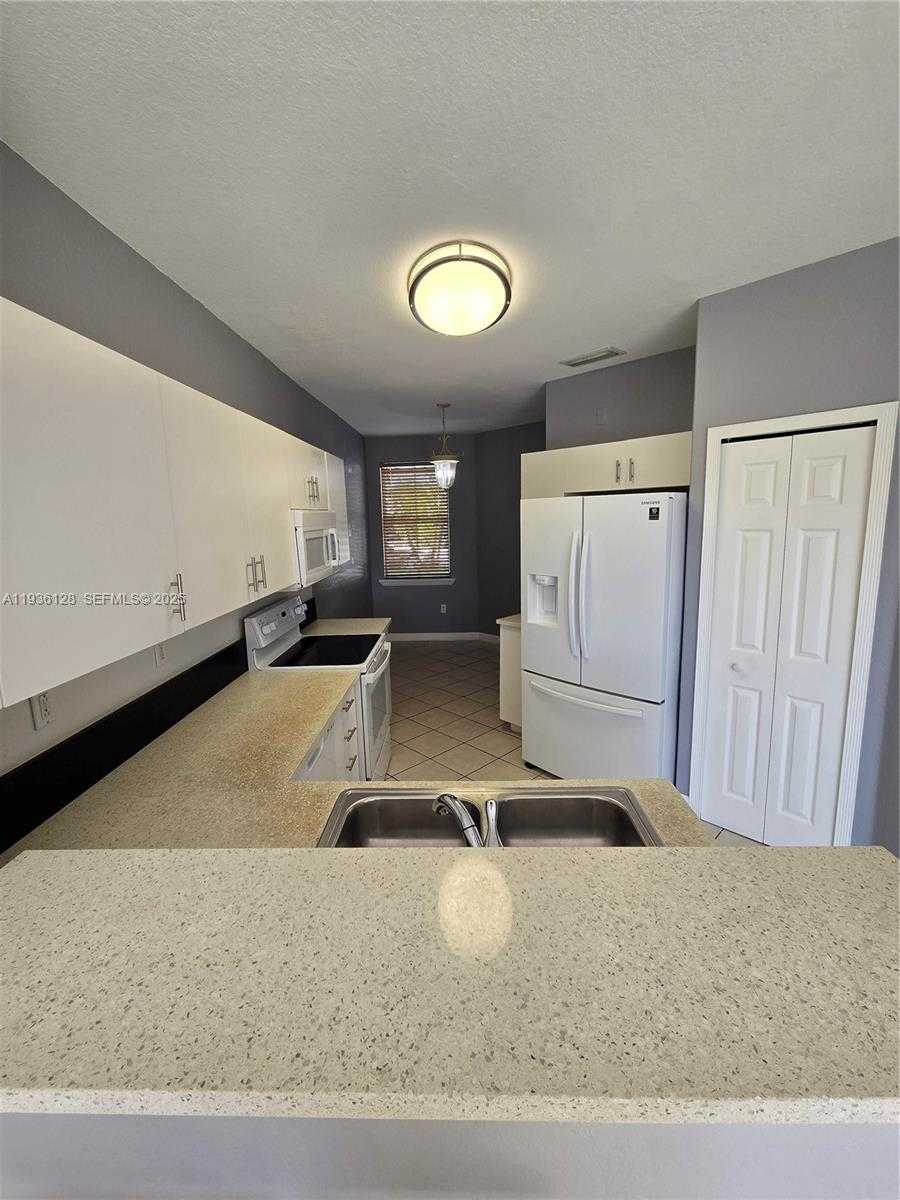 Small Image of 5630 NORTH WEST 107TH AVE #1605, Doral Number 9