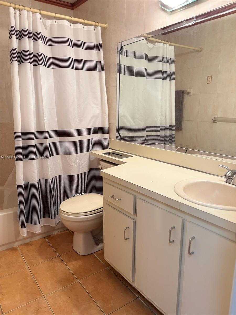 Small Image of 6460 NORTH WEST 192ND TER #6460, Hialeah Number 12