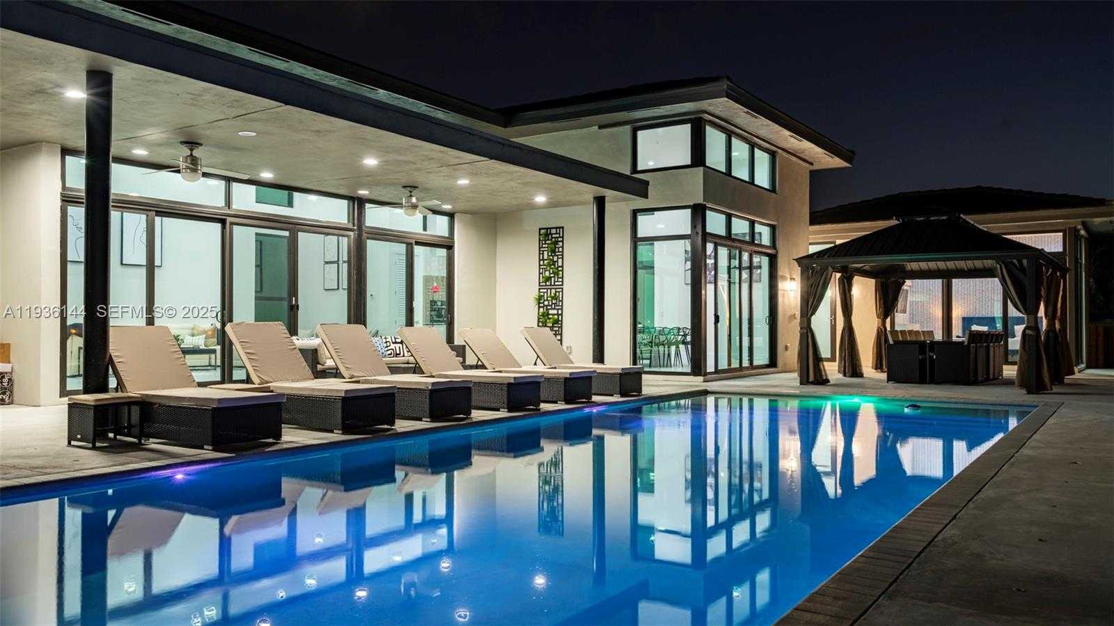 Small Image of 11911 NORTH WEST 2ND ST #., Plantation Number 2