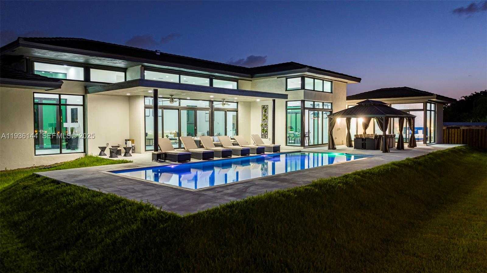 Small Image of 11911 NORTH WEST 2ND ST #., Plantation Number 50