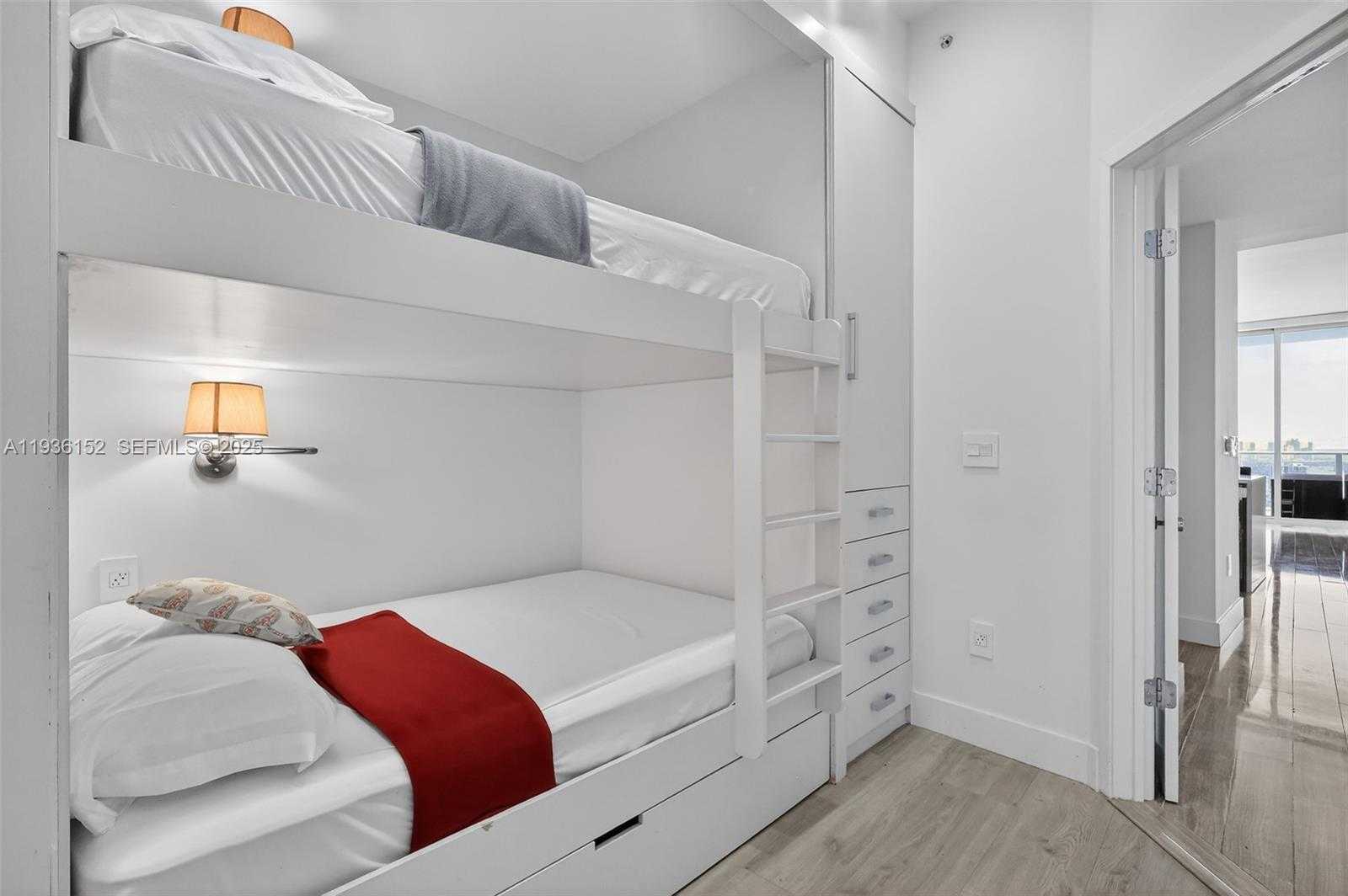 Small Image of 2020 NORTH BAYSHORE DR #3505, Miami Number 20