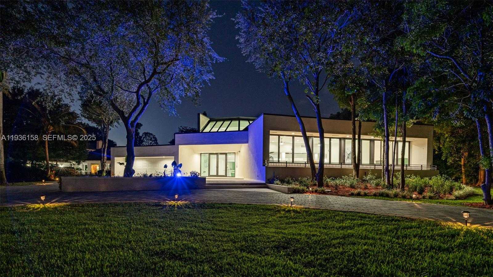 Small Image of 11861 NORTH WEST 4TH ST #., Plantation Number 22