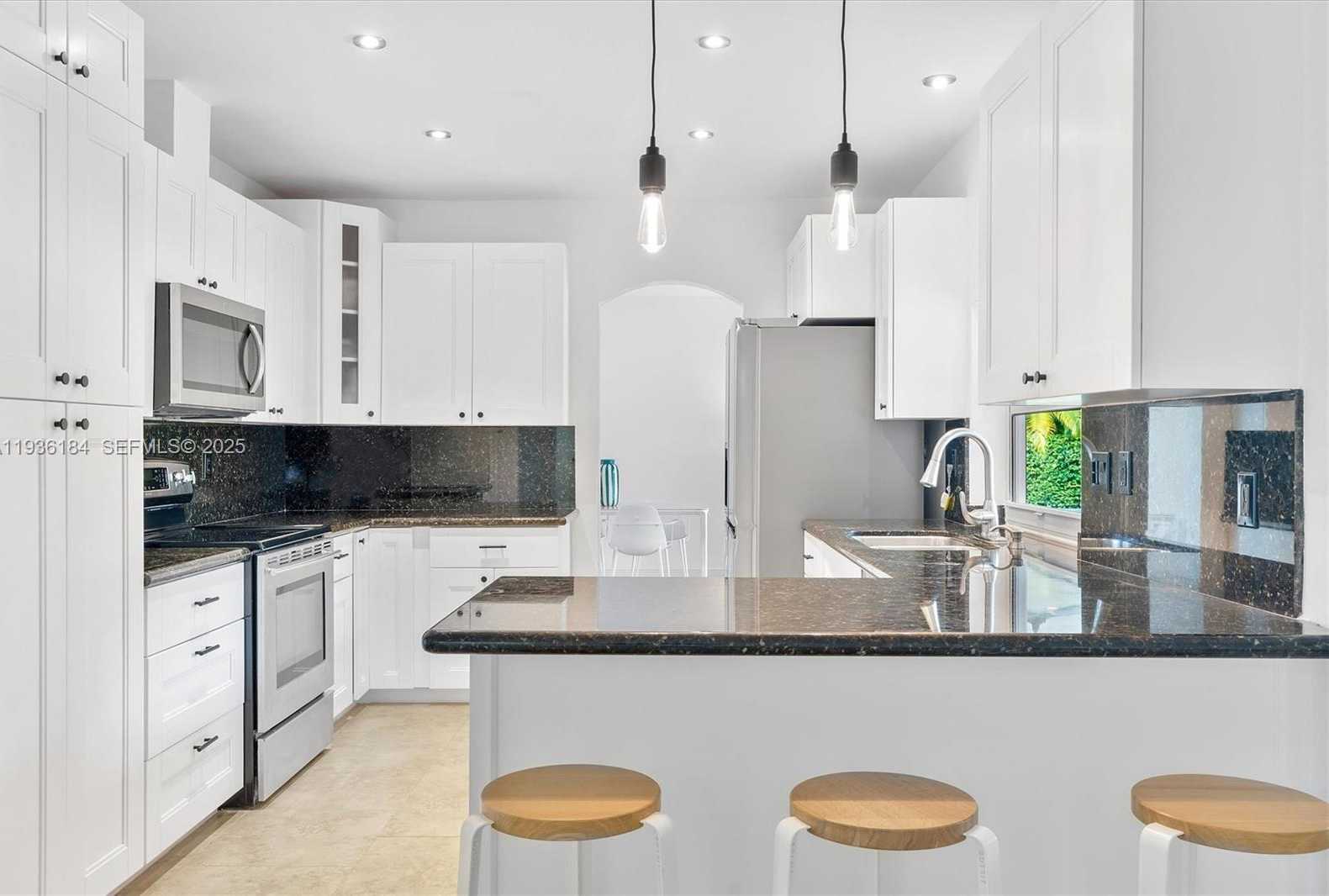 Small Image of 7421 SOUTH WEST 145TH TER, Palmetto Bay Number 17