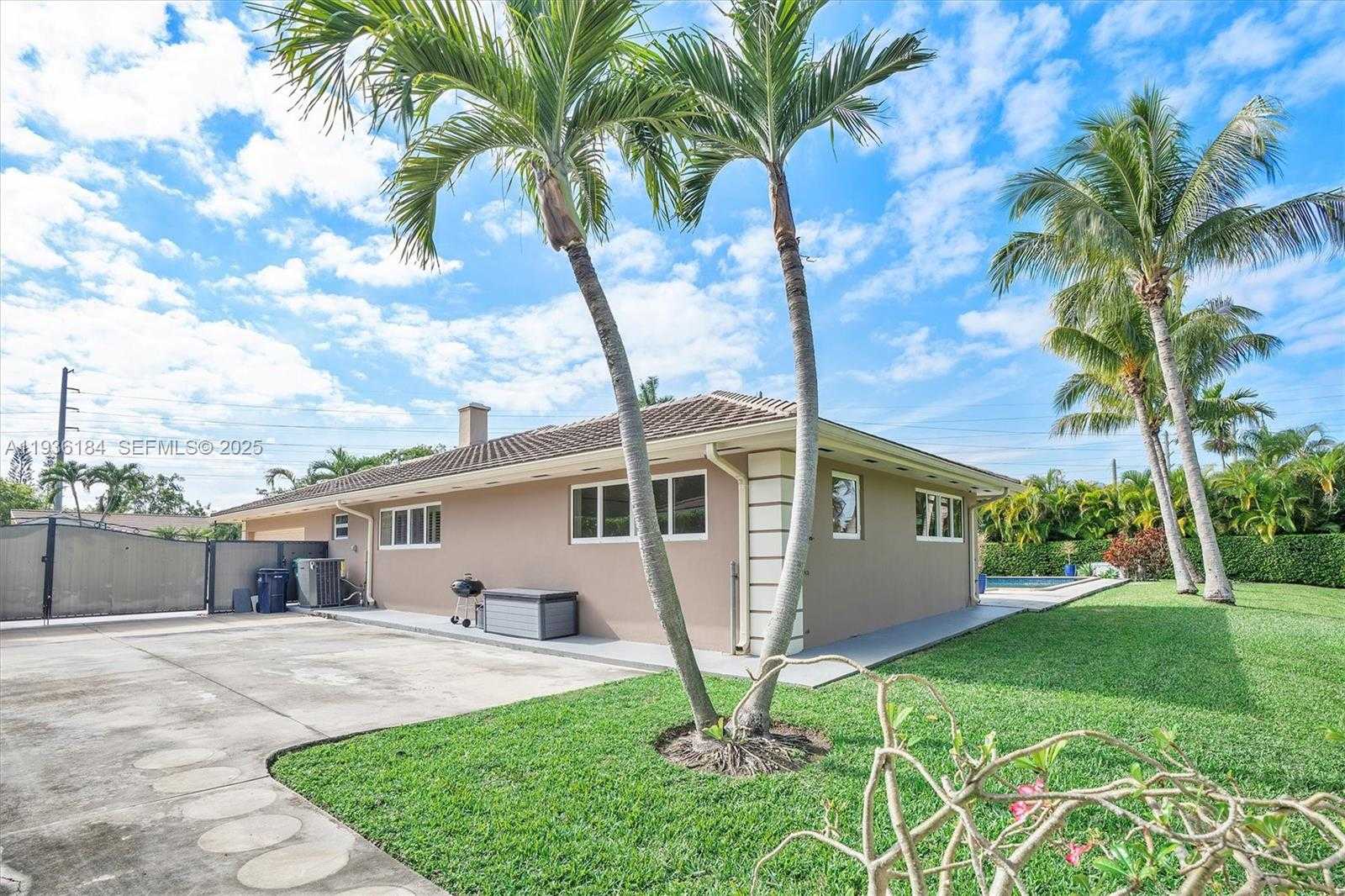 Small Image of 7421 SOUTH WEST 145TH TER, Palmetto Bay Number 41