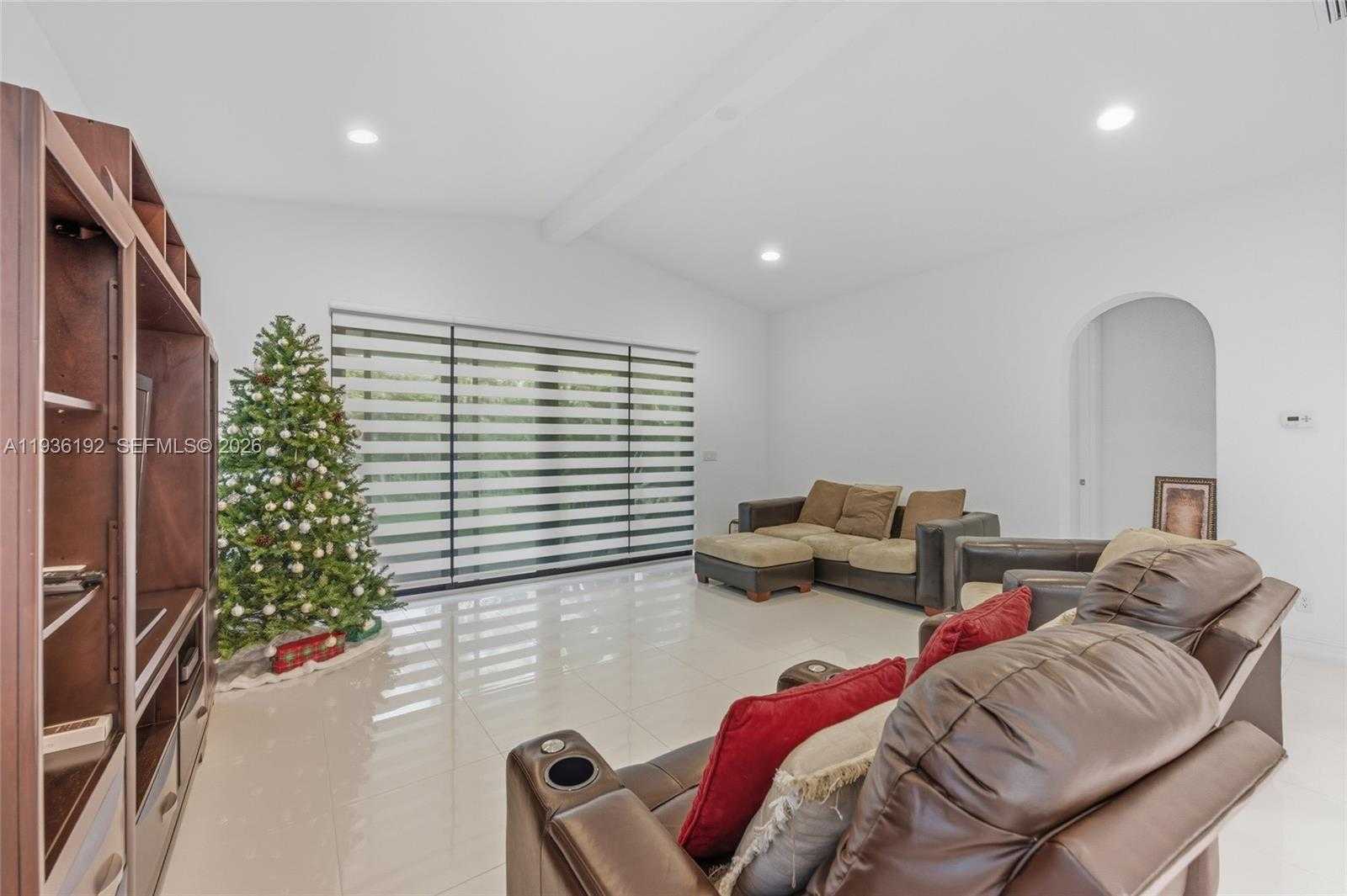 Small Image of 9220 EAST MERIDIAN DR, Parkland Number 14